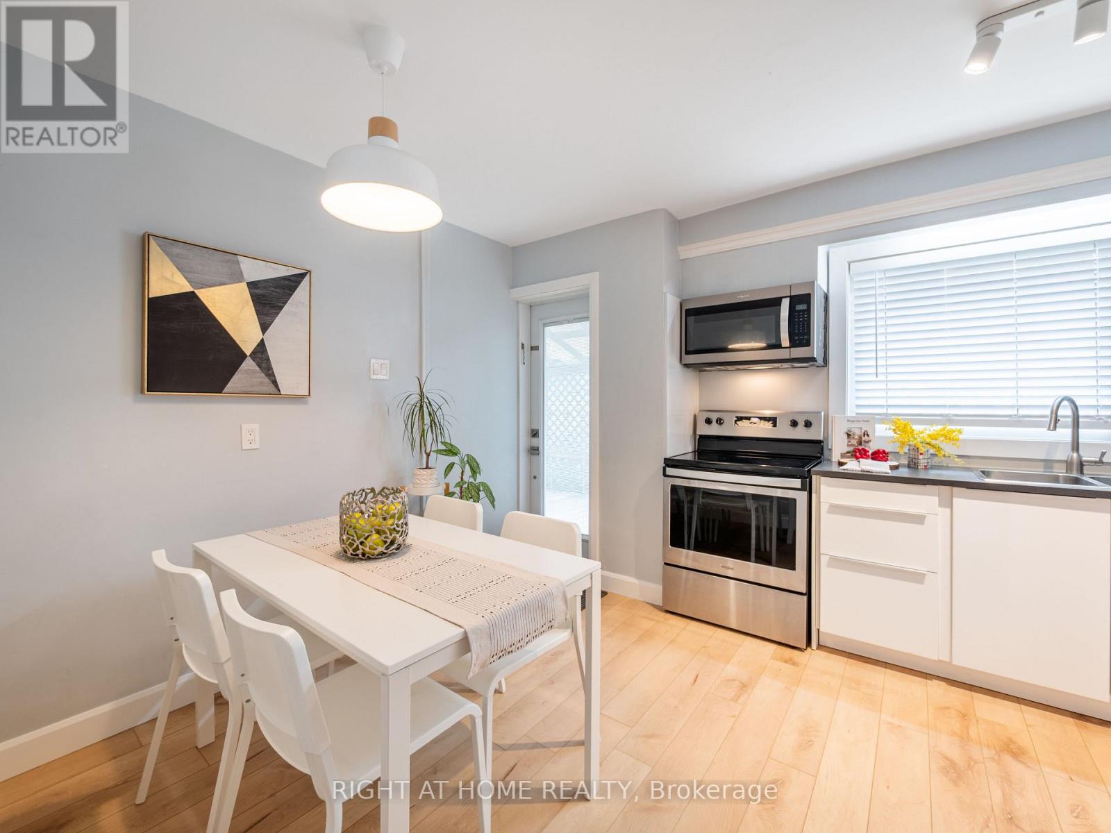 2 Leavenworth Crescent, Toronto, Ontario  M9C 1T3 - Photo 13 - W13798542