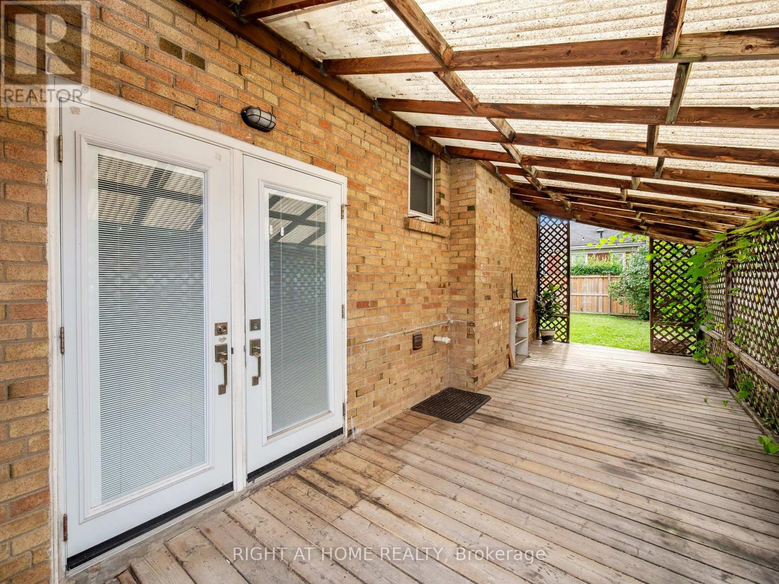 2 Leavenworth Crescent, Toronto, Ontario  M9C 1T3 - Photo 28 - W13798542