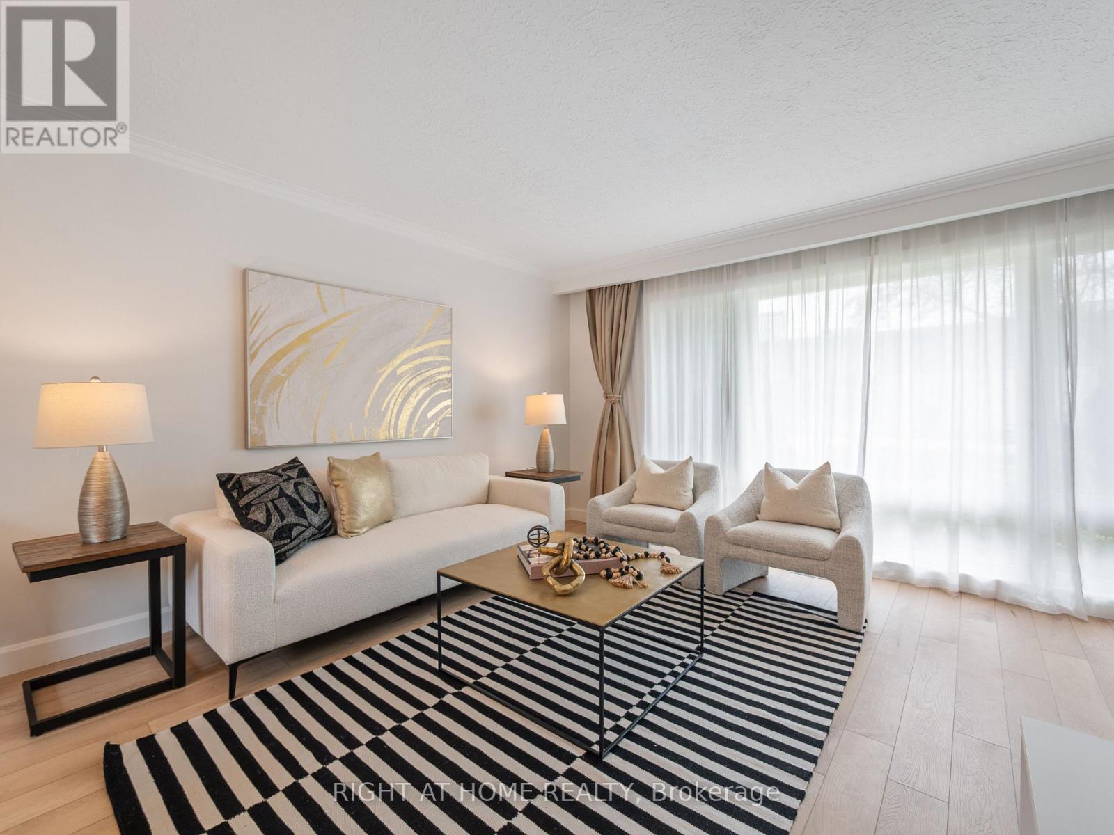 2 Leavenworth Crescent, Toronto, Ontario  M9C 1T3 - Photo 6 - W13798542