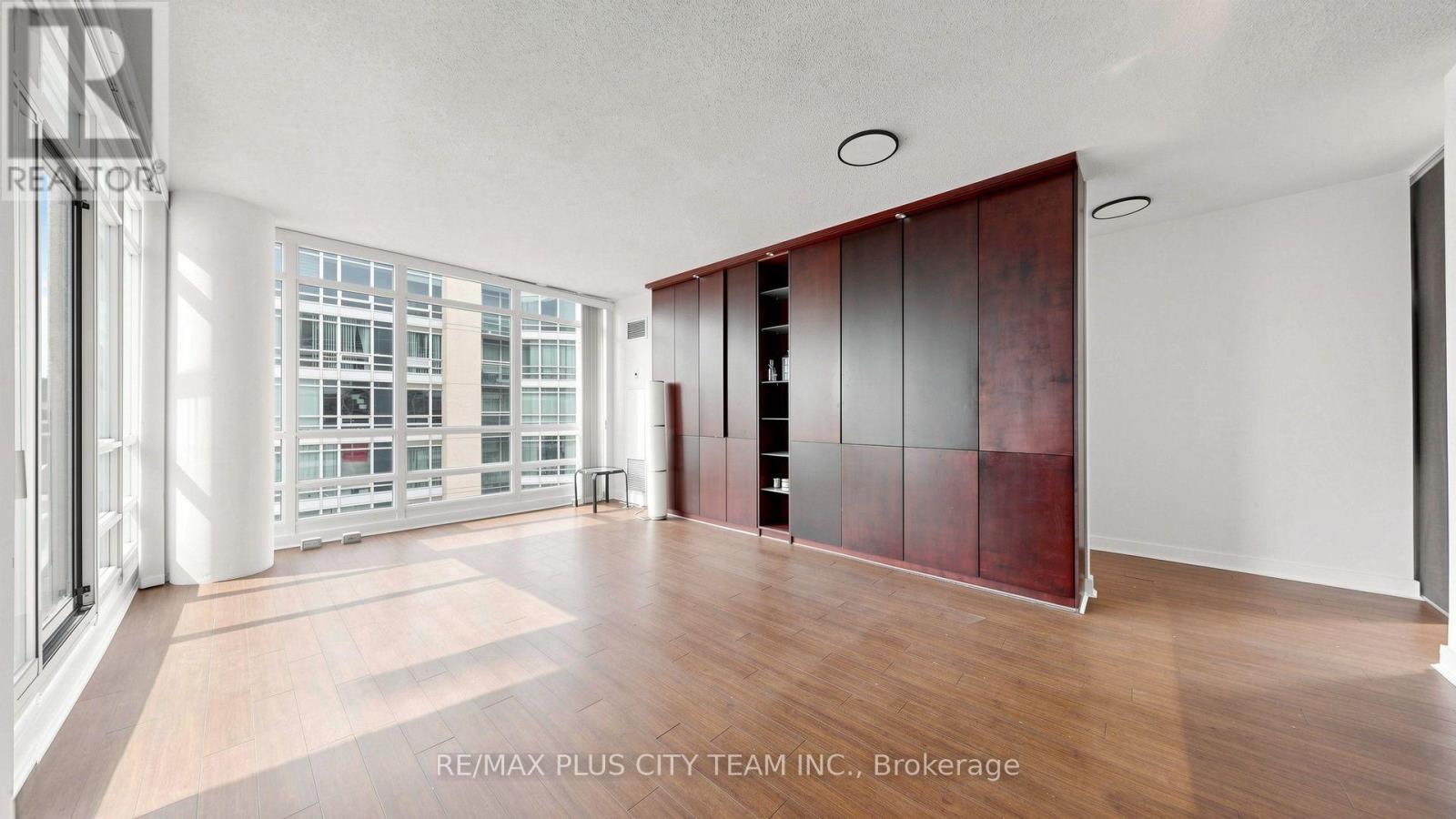 3011 - 381 Front Street W, Toronto, Ontario  M5V 3R8 - Photo 10 - C13746772