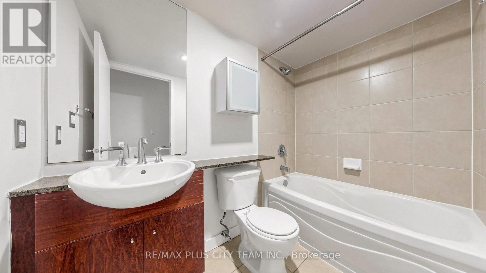 3011 - 381 Front Street W, Toronto, Ontario  M5V 3R8 - Photo 25 - C13746772