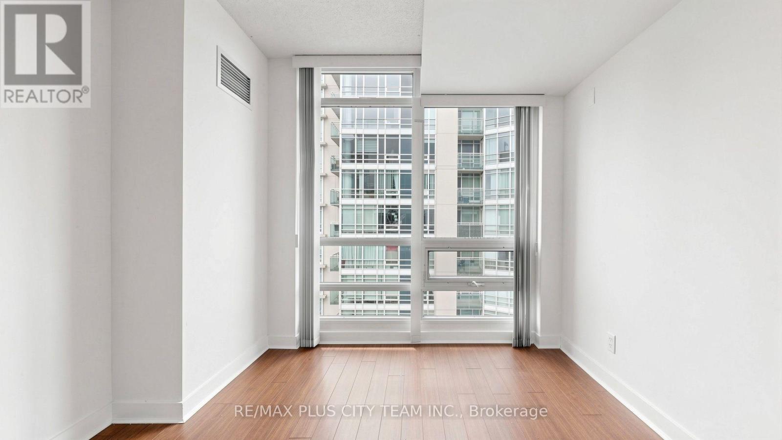 3011 - 381 Front Street W, Toronto, Ontario  M5V 3R8 - Photo 21 - C13746772