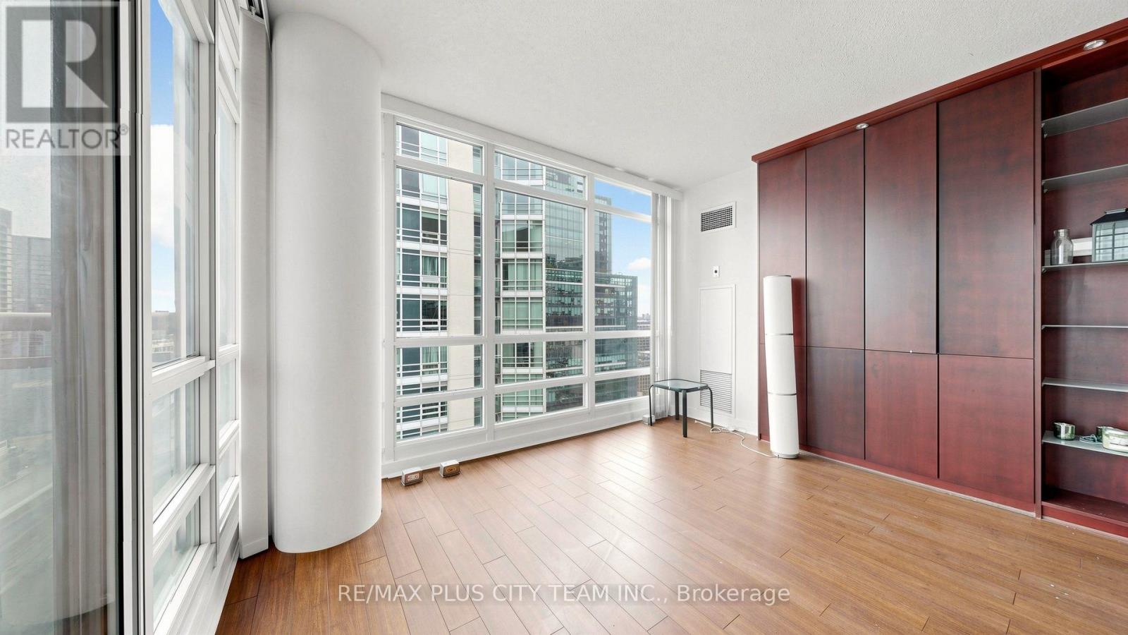 3011 - 381 Front Street W, Toronto, Ontario  M5V 3R8 - Photo 4 - C13746772