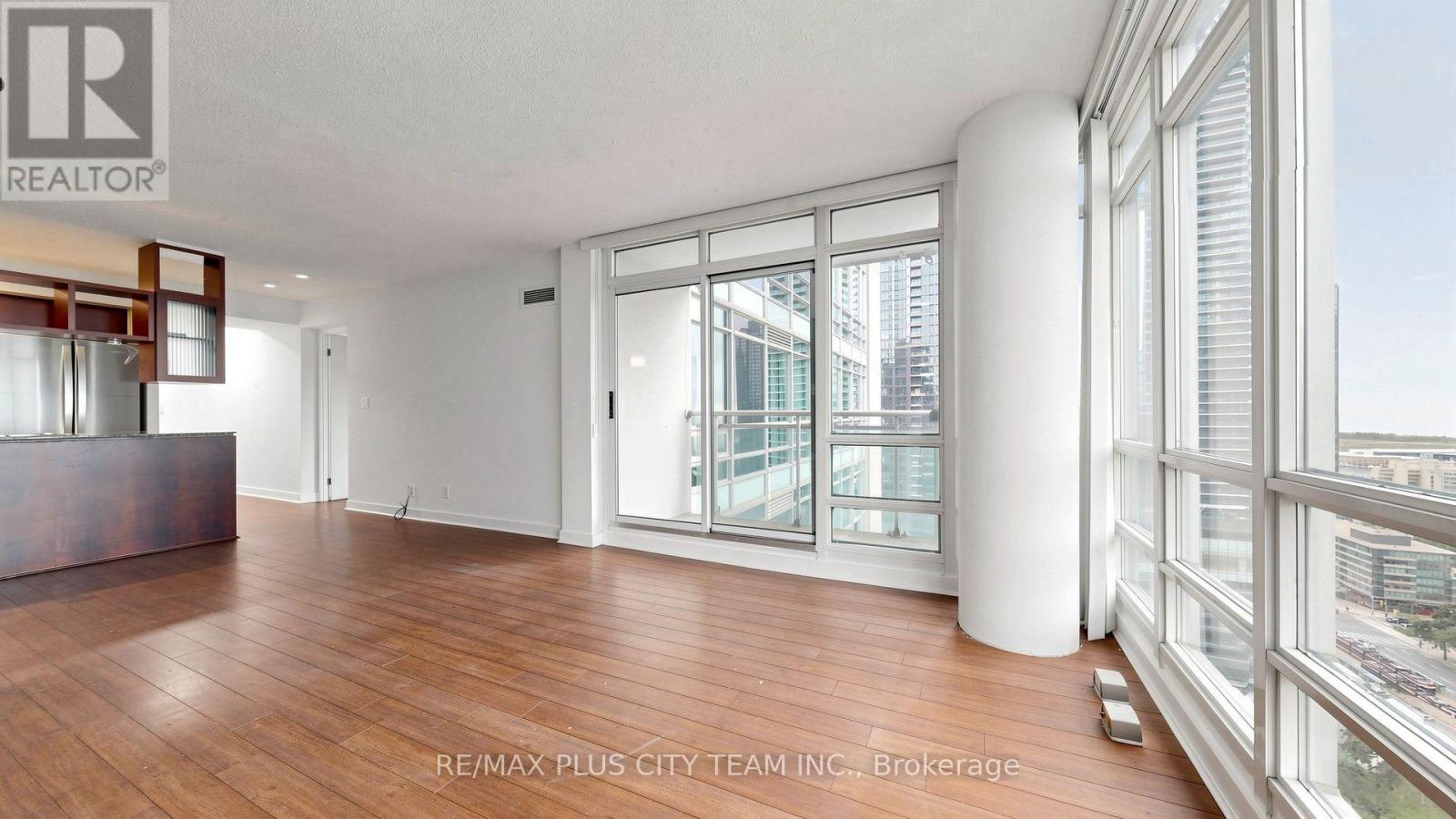 3011 - 381 Front Street W, Toronto, Ontario  M5V 3R8 - Photo 6 - C13746772