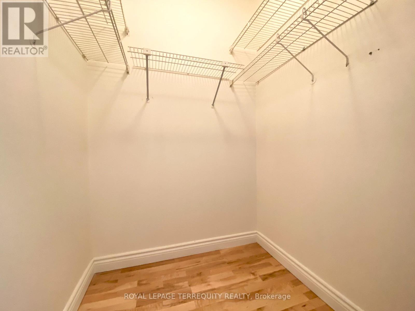 201 - 30 Greenfield Avenue, Toronto, Ontario  M2N 6N3 - Photo 12 - C13799808