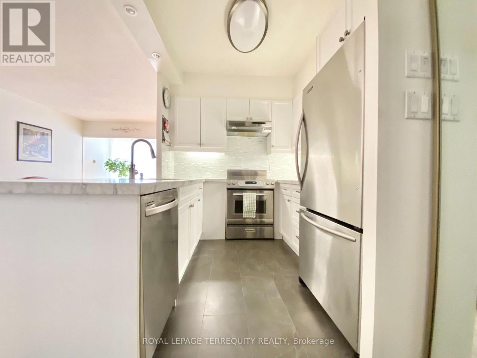 201 - 30 Greenfield Avenue, Toronto, Ontario  M2N 6N3 - Photo 16 - C13799808
