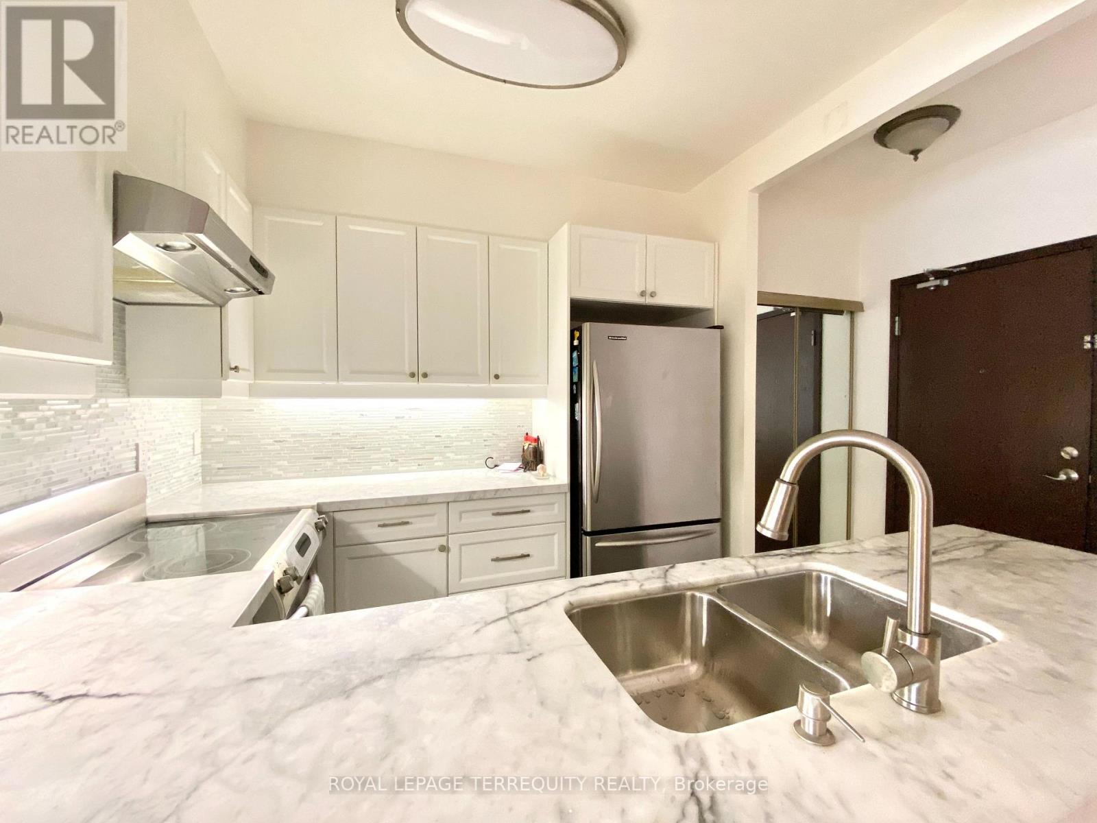 201 - 30 Greenfield Avenue, Toronto, Ontario  M2N 6N3 - Photo 18 - C13799808