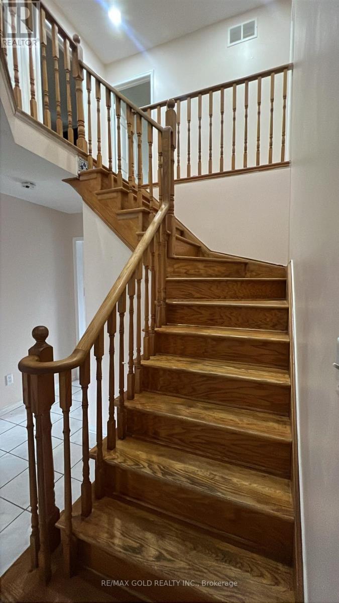 117 Sal Circle, Brampton, Ontario  L6R 1H5 - Photo 10 - W13724482