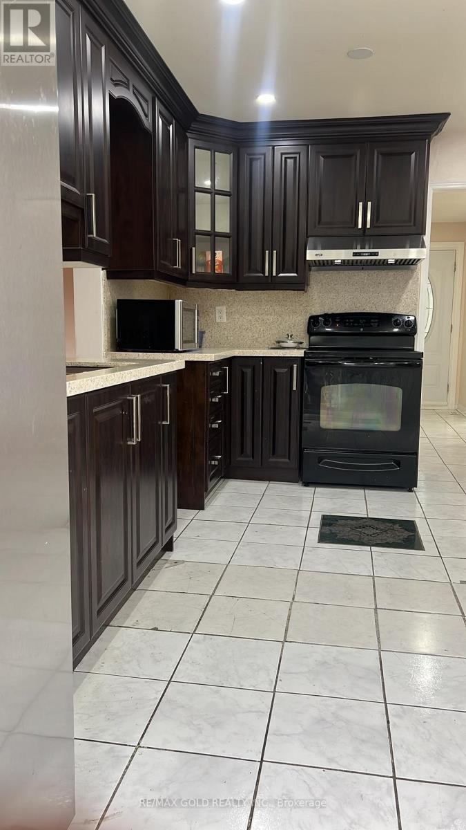 117 Sal Circle, Brampton, Ontario  L6R 1H5 - Photo 8 - W13724482
