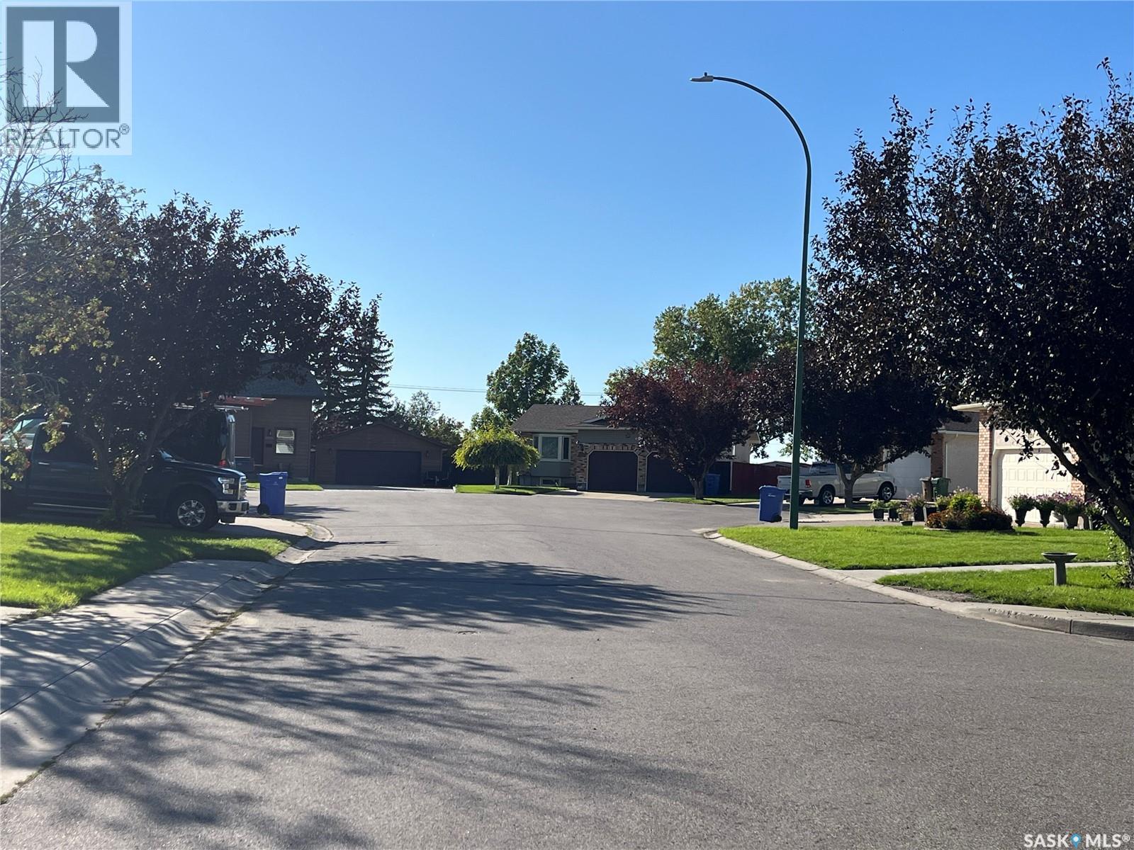 1055 Kenderdine Drive N, Regina, Saskatchewan  S4X 4H5 - Photo 3 - SK048815