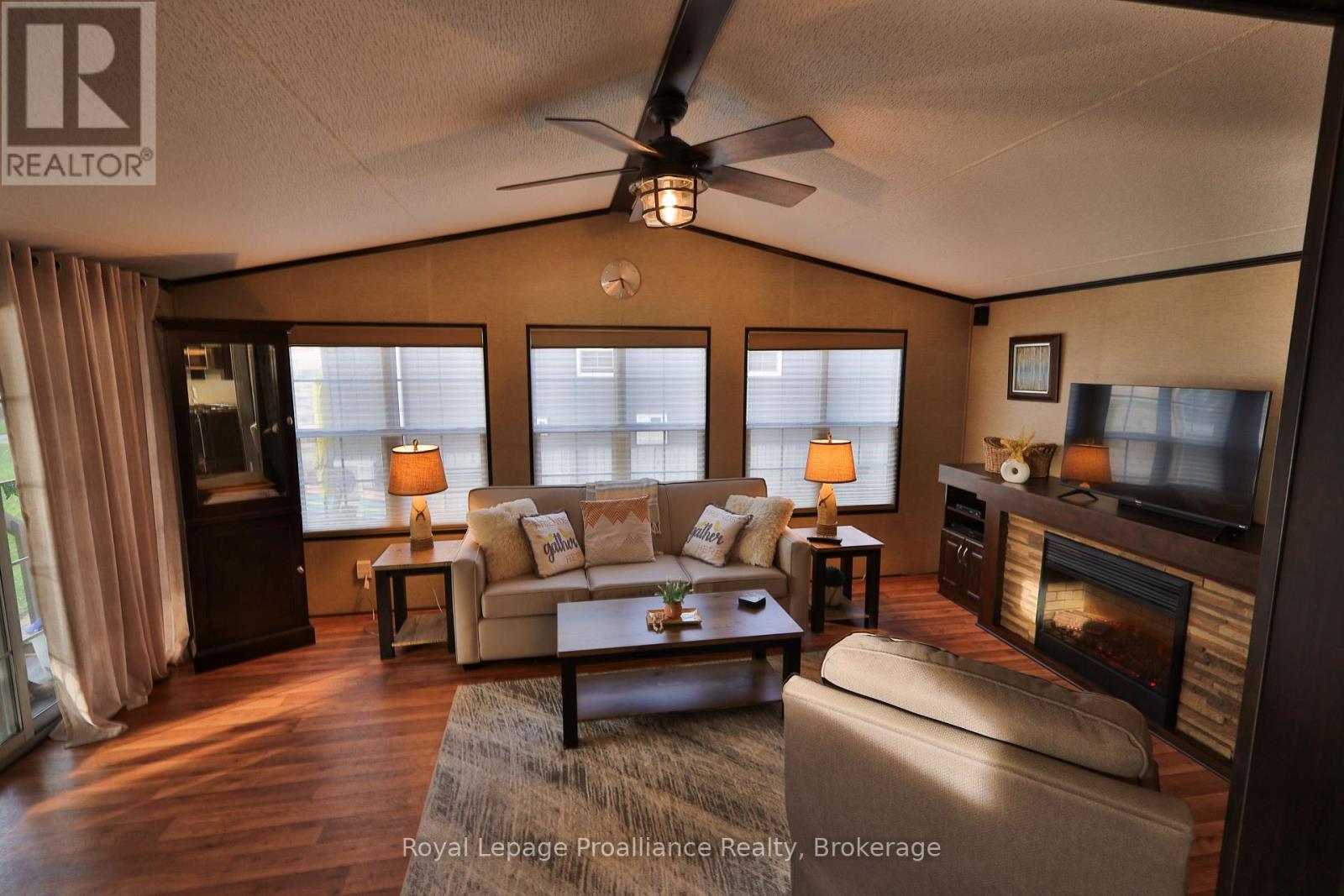 486 Cty Rd 18- 50 Cherry Beach Lane, Prince Edward County, Ontario  K0K 2T0 - Photo 4 - X13801512