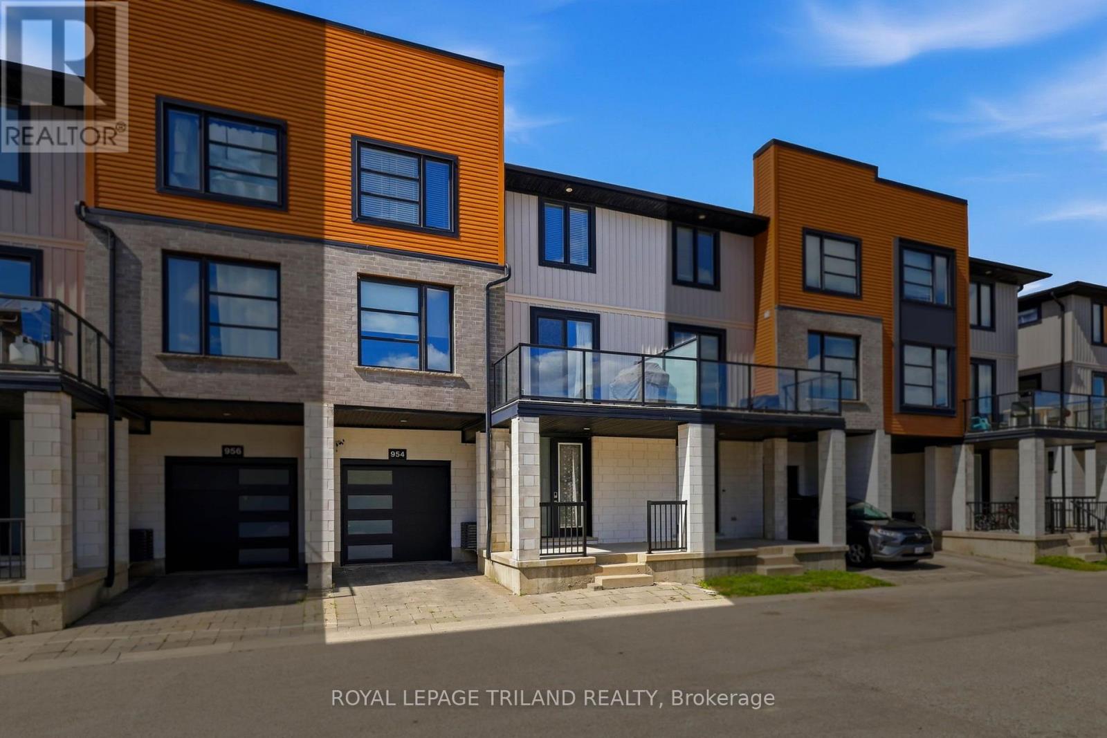 954 WEST VILLAGE SQUARE, London North, Ontario