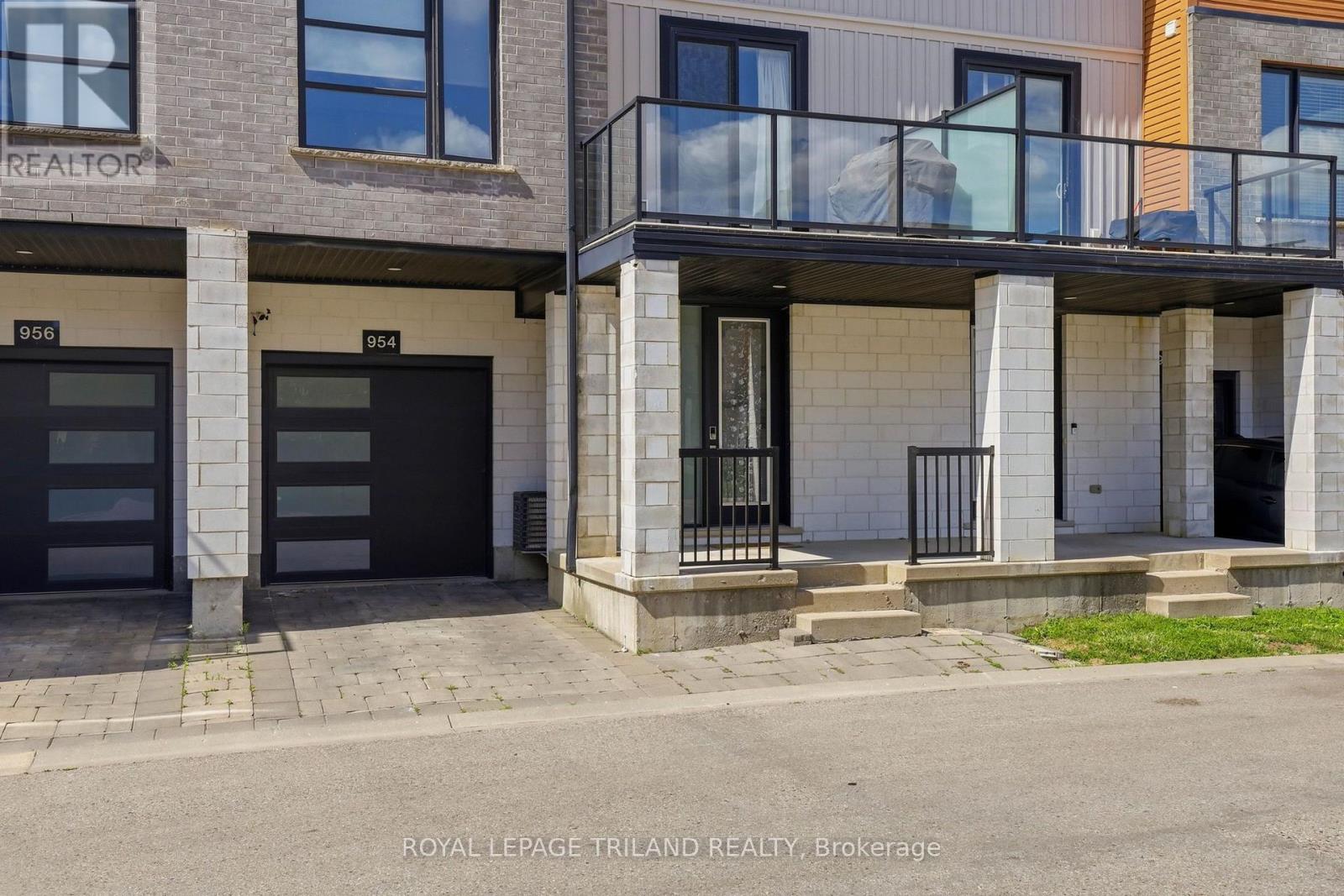 954 West Village Square, London North, Ontario  N6H 0J7 - Photo 3 - X13801354