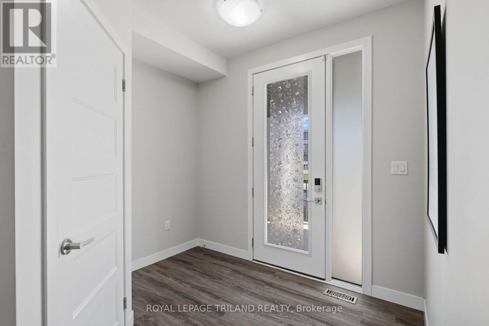954 West Village Square, London North, Ontario  N6H 0J7 - Photo 4 - X13801354