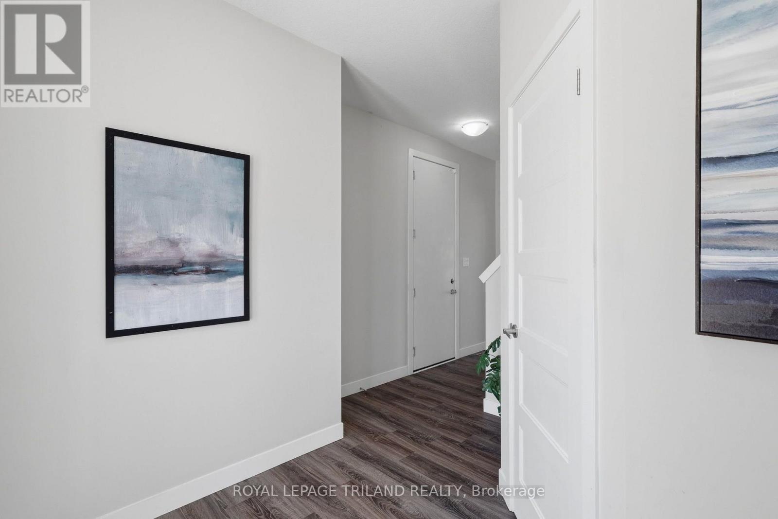 954 West Village Square, London North, Ontario  N6H 0J7 - Photo 5 - X13801354