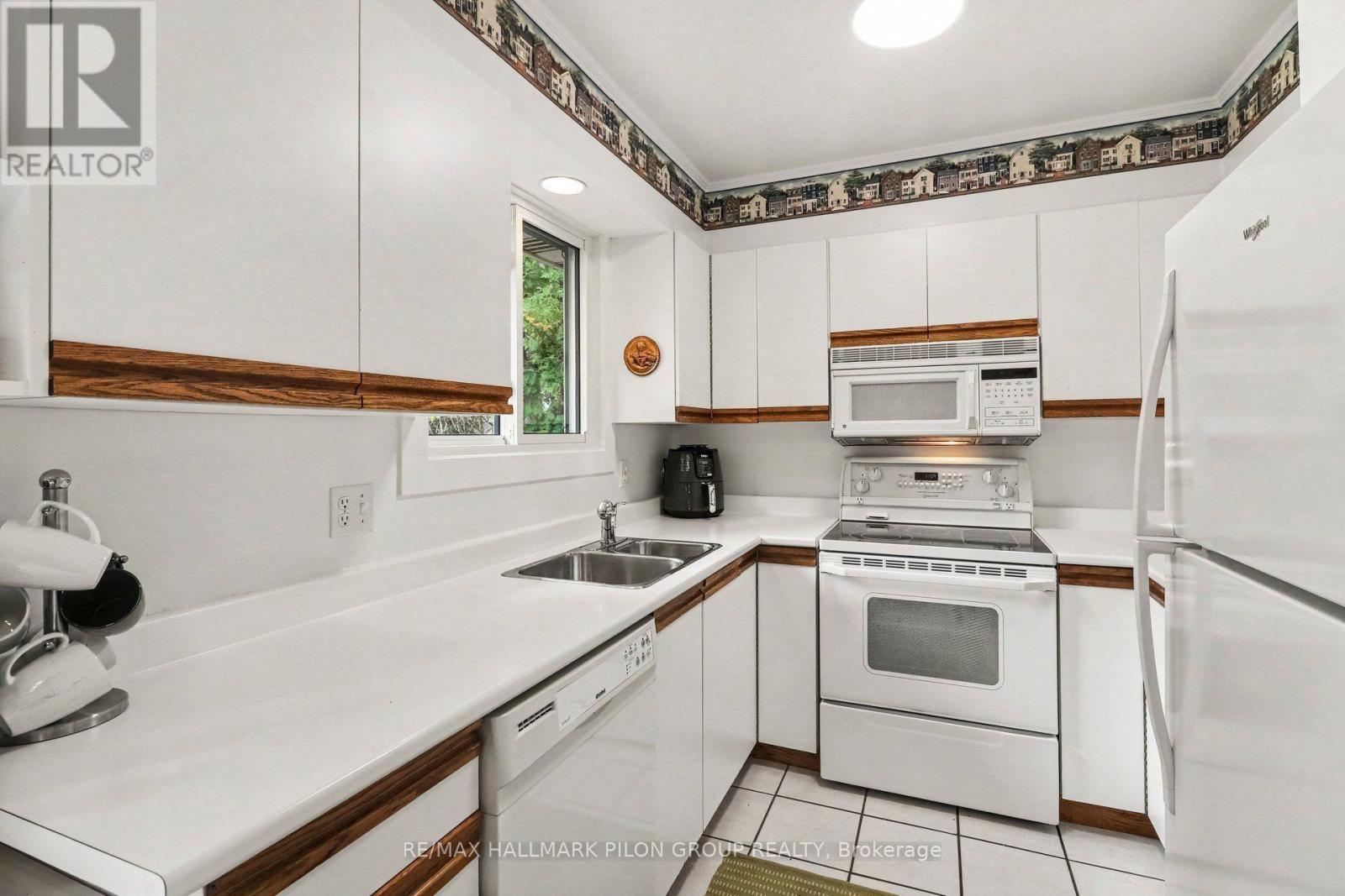 16 Eastpark Drive, Ottawa, Ontario  K1B 3Z8 - Photo 10 - X13801348