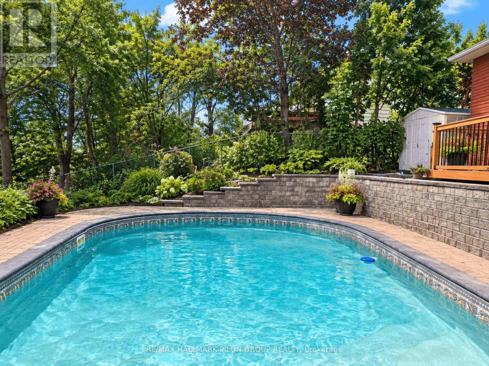 16 Eastpark Drive, Ottawa, Ontario  K1B 3Z8 - Photo 4 - X13801348