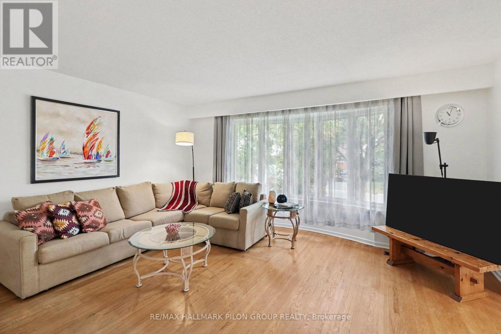 16 Eastpark Drive, Ottawa, Ontario  K1B 3Z8 - Photo 5 - X13801348