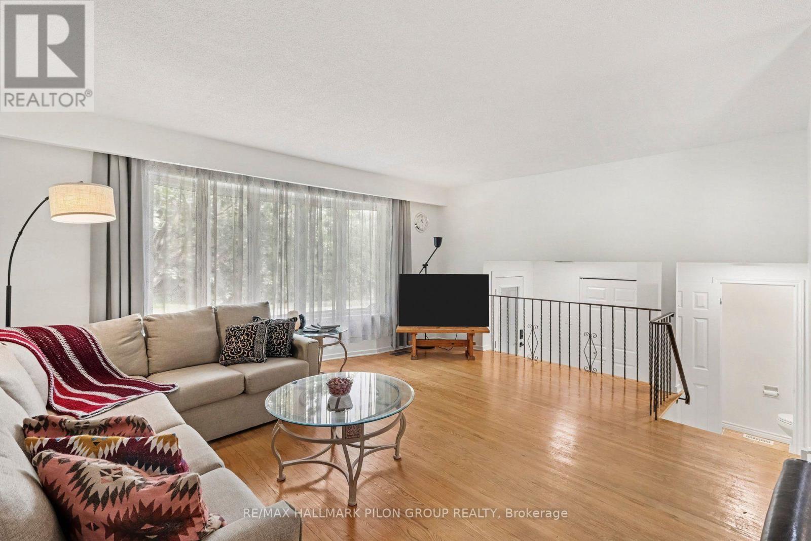 16 Eastpark Drive, Ottawa, Ontario  K1B 3Z8 - Photo 6 - X13801348
