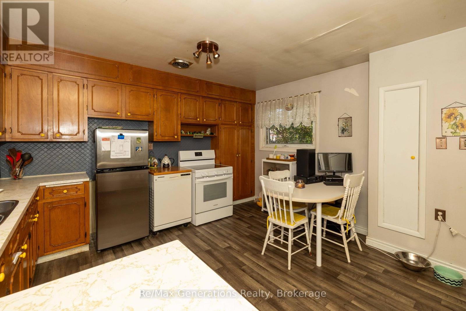 511 Empire Avenue E, Thunder Bay, Ontario  P7E 4S8 - Photo 2 - X13801476