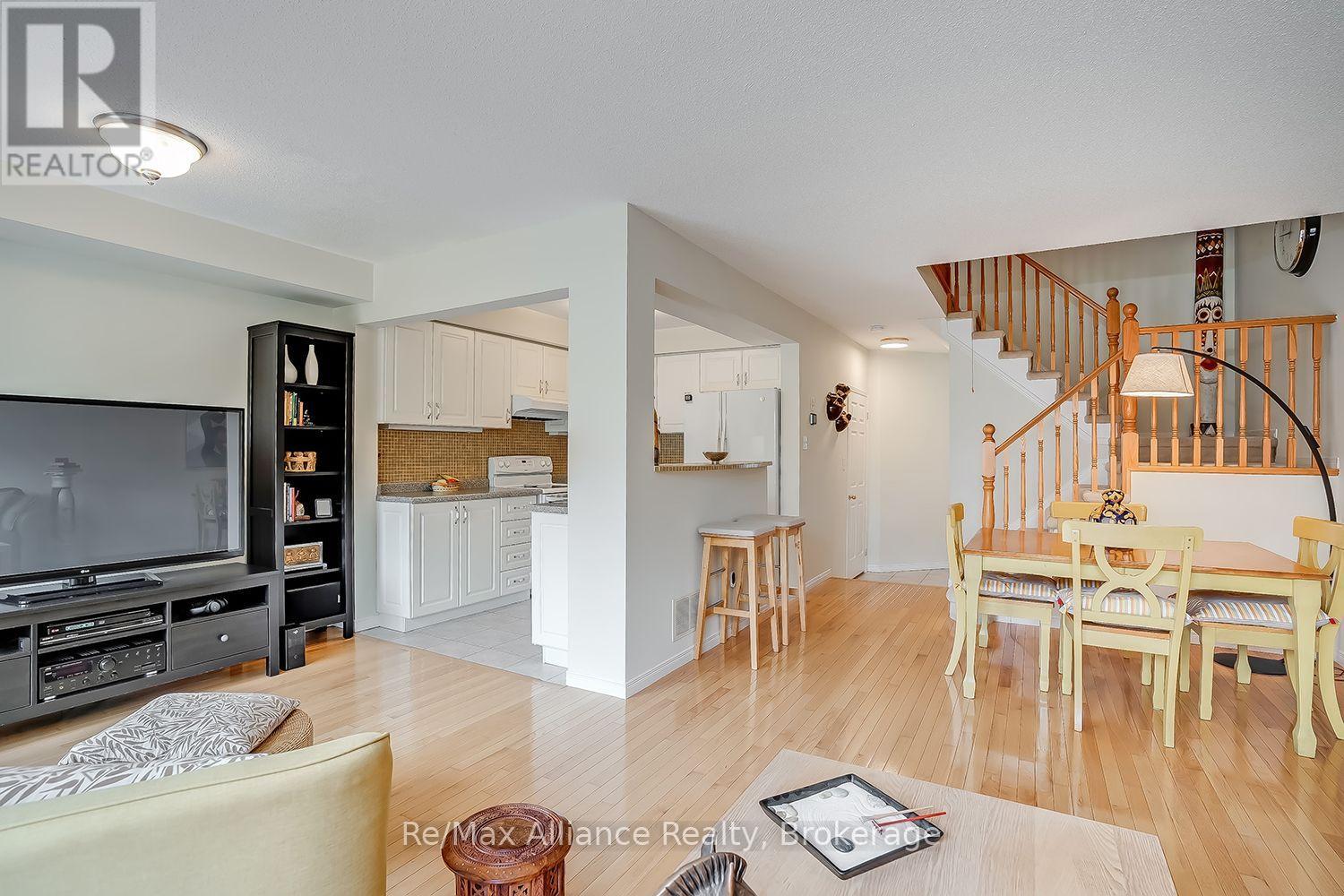2155 Redstone Crescent, Oakville, Ontario  L6M 5B2 - Photo 12 - W13801438