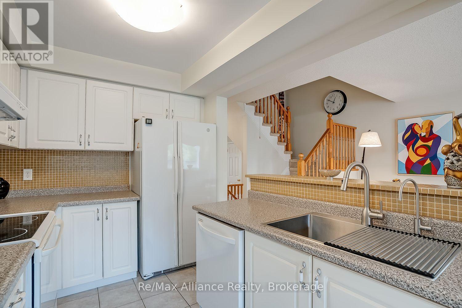 2155 Redstone Crescent, Oakville, Ontario  L6M 5B2 - Photo 16 - W13801438