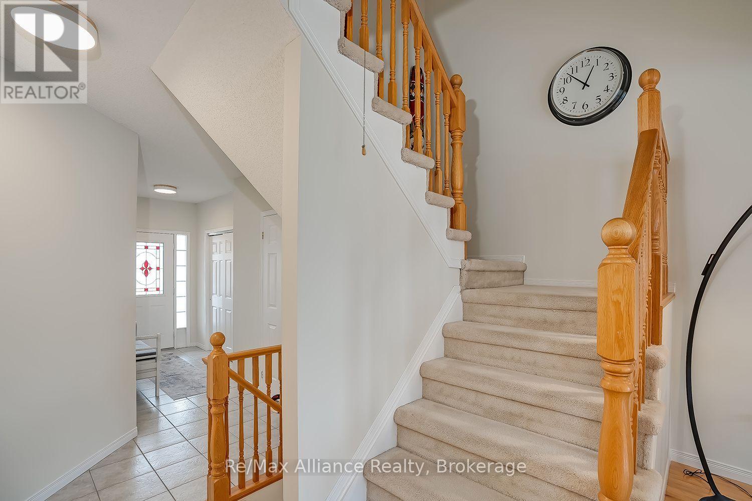 2155 Redstone Crescent, Oakville, Ontario  L6M 5B2 - Photo 18 - W13801438