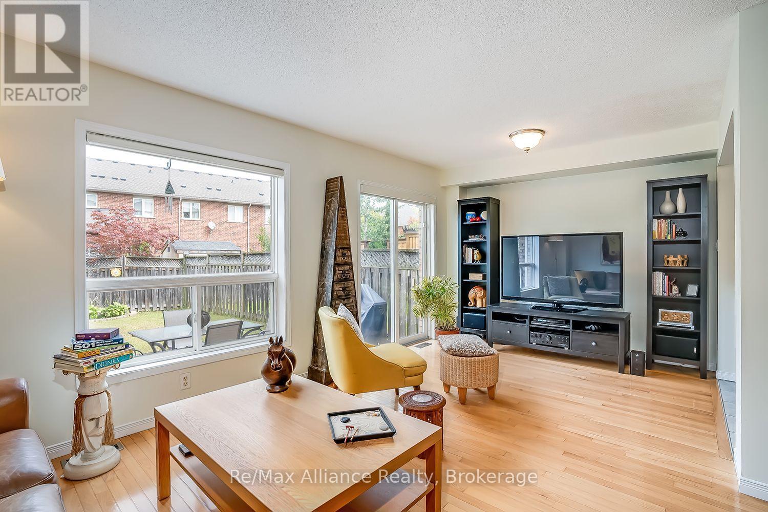 2155 Redstone Crescent, Oakville, Ontario  L6M 5B2 - Photo 9 - W13801438