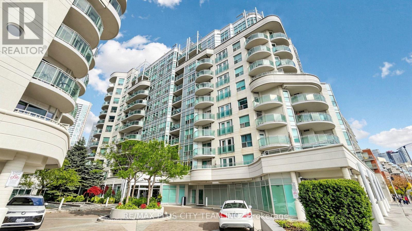 827 - 600 Queens Quay W, Toronto, Ontario  M5V 3M3 - Photo 1 - C13801230