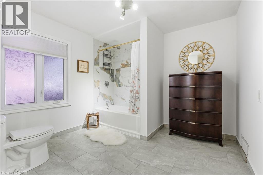 352 East 28th Street, Hamilton, Ontario  L8V 3J6 - Photo 26 - 40864612