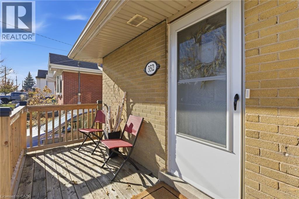 352 East 28th Street, Hamilton, Ontario  L8V 3J6 - Photo 5 - 40864612