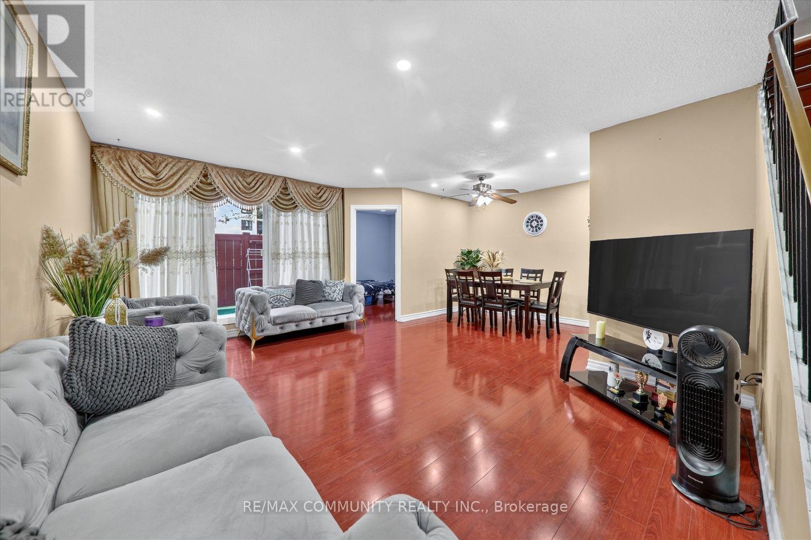 1067 - 100 Mornelle Court, Toronto, Ontario  M1E 4X2 - Photo 13 - E13801176