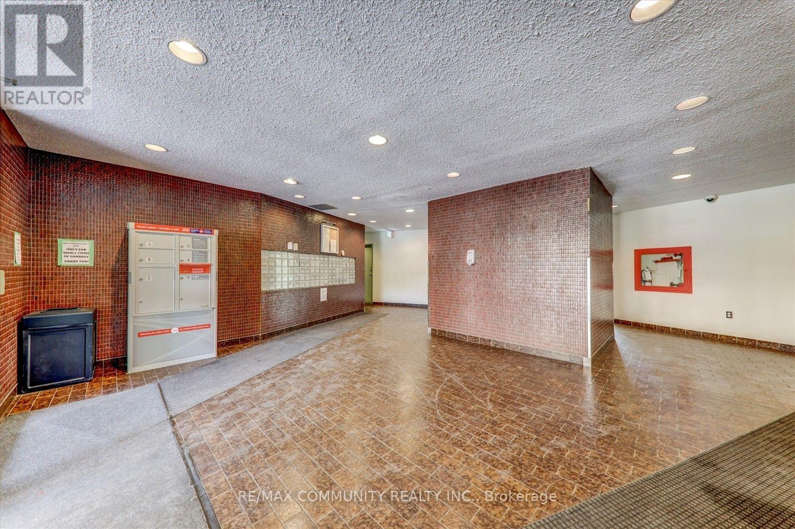 1067 - 100 Mornelle Court, Toronto, Ontario  M1E 4X2 - Photo 4 - E13801176