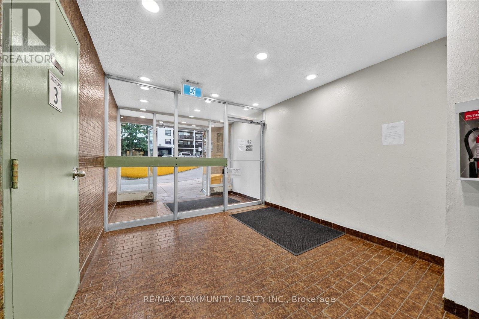1067 - 100 Mornelle Court, Toronto, Ontario  M1E 4X2 - Photo 6 - E13801176