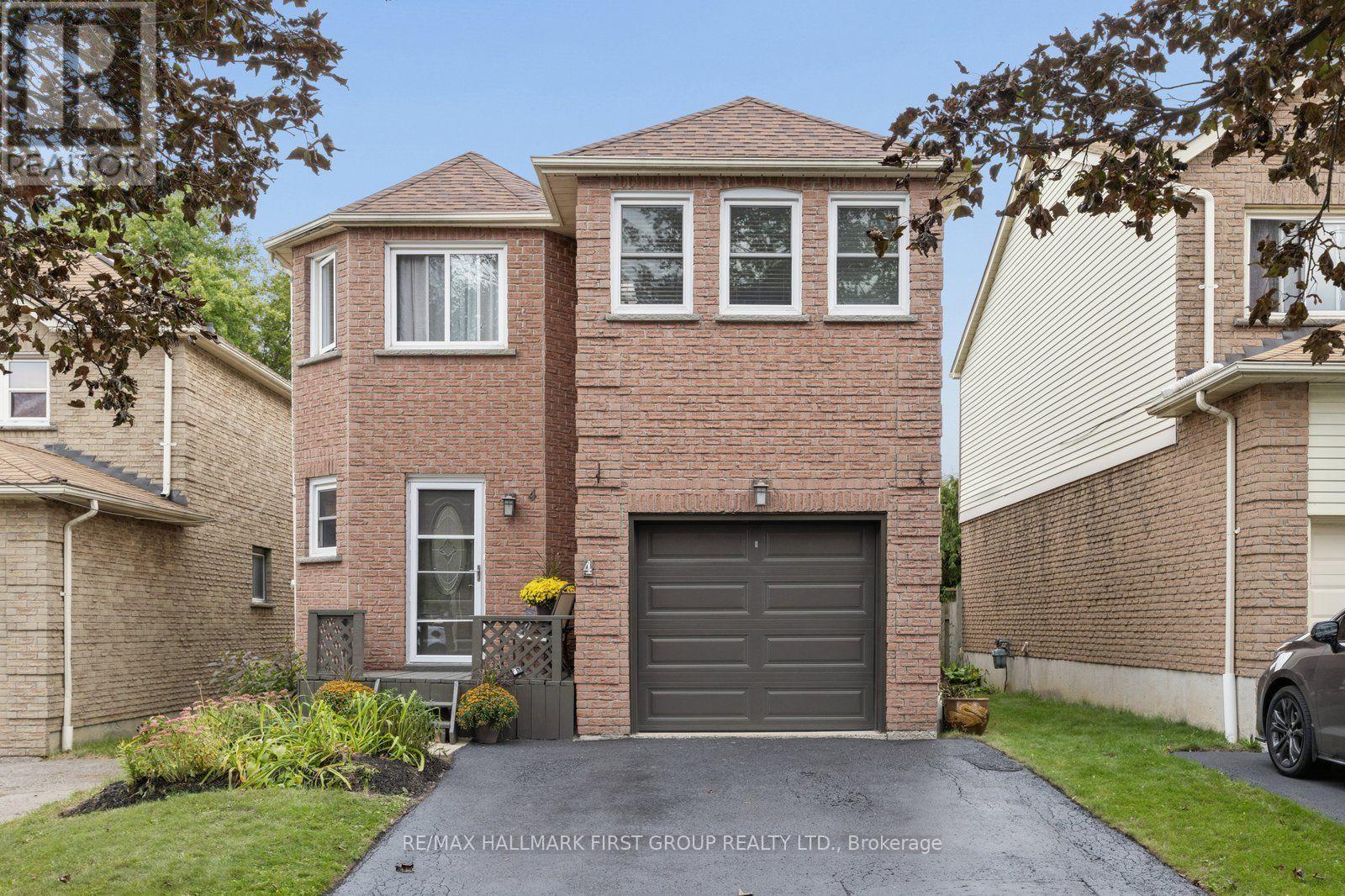 4 LOWDER PLACE, Whitby, Ontario