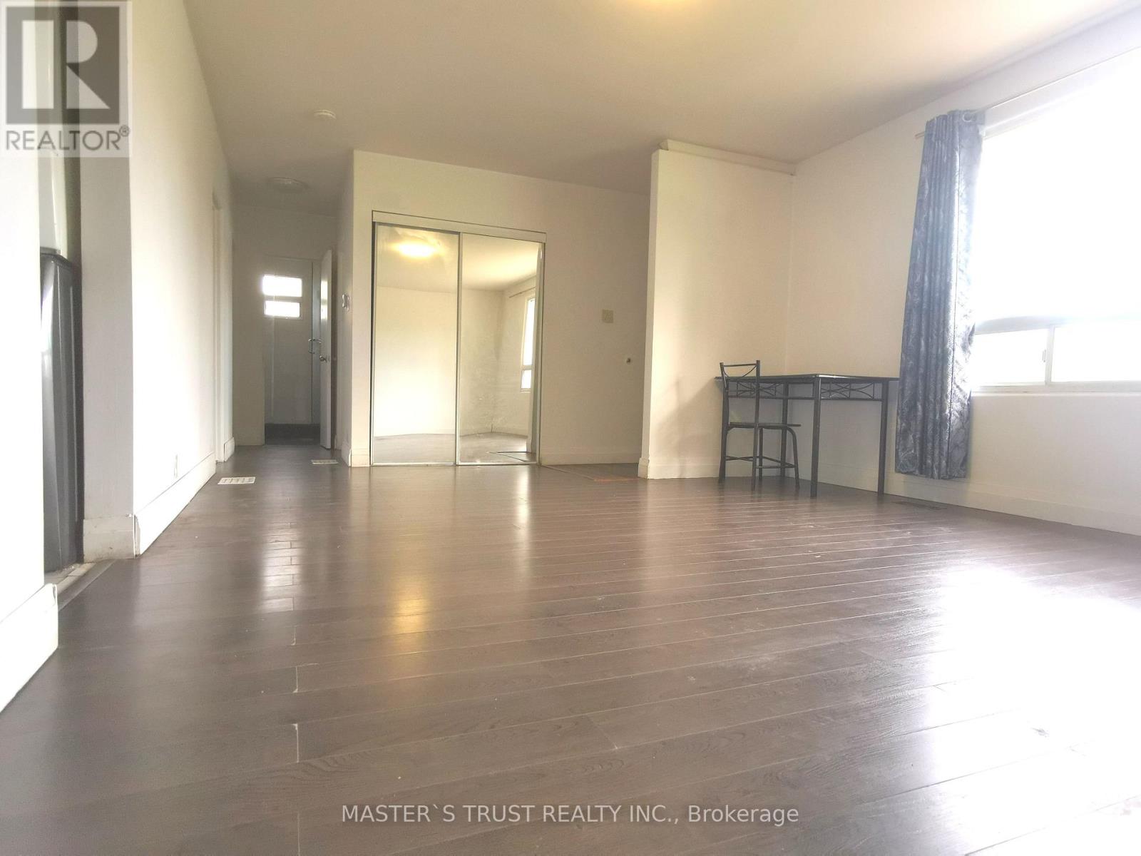 6 CROSS HILL ROAD, Toronto, Ontario