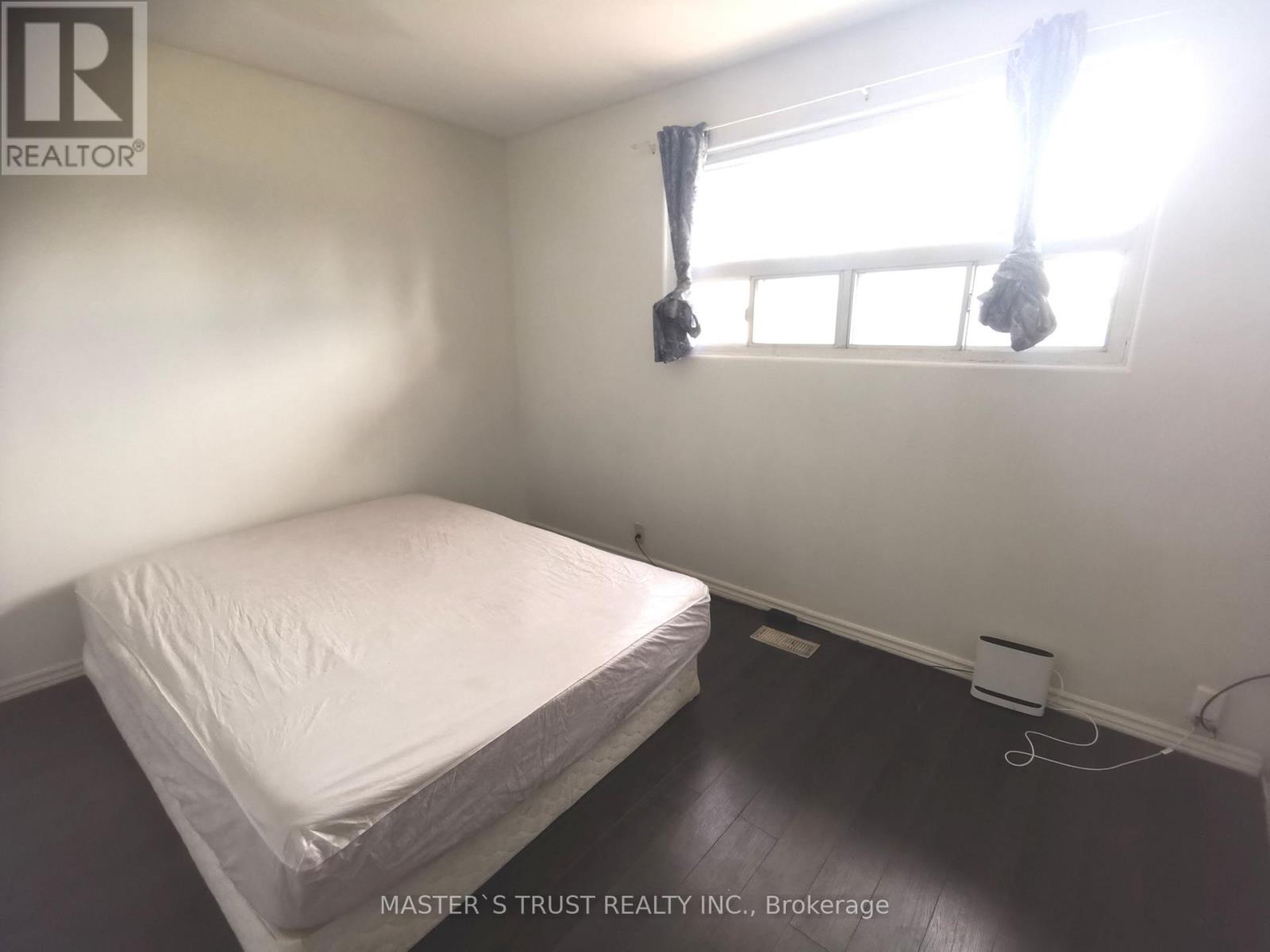 6 Cross Hill Road, Toronto, Ontario  M1T 3E4 - Photo 3 - E13801294