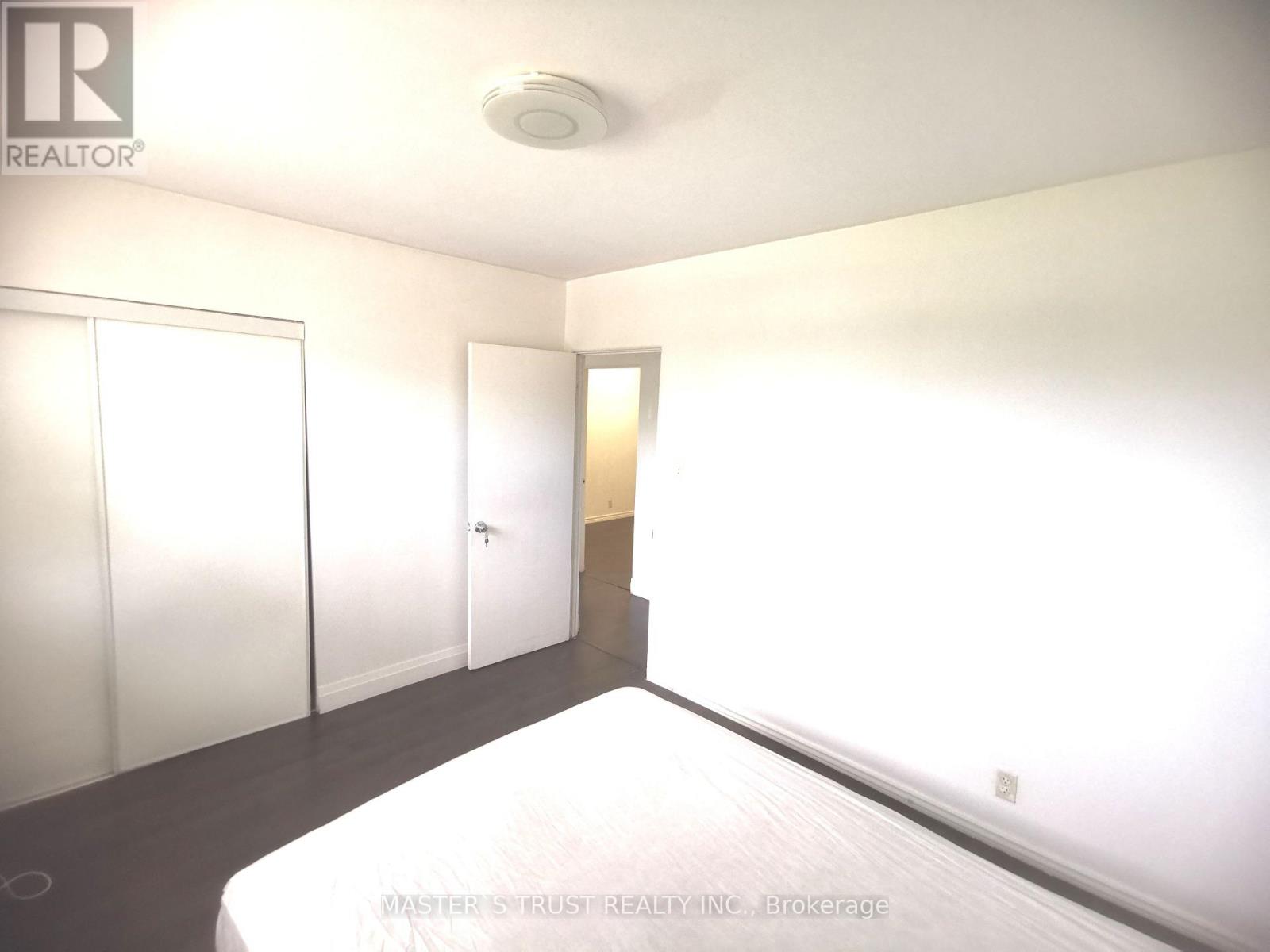 6 Cross Hill Road, Toronto, Ontario  M1T 3E4 - Photo 4 - E13801294