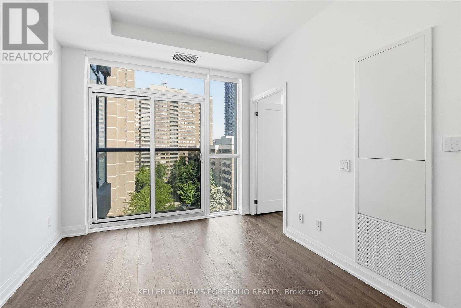 811 - 286 Main Street, Toronto, Ontario  M4C 0B3 - Photo 12 - E13801390