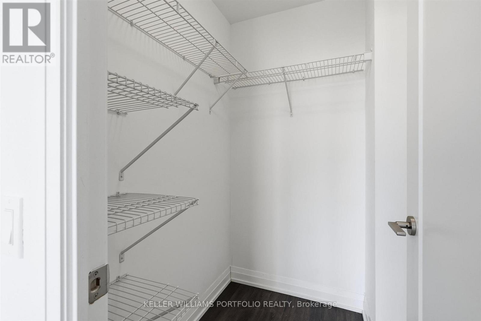 811 - 286 Main Street, Toronto, Ontario  M4C 0B3 - Photo 19 - E13801390