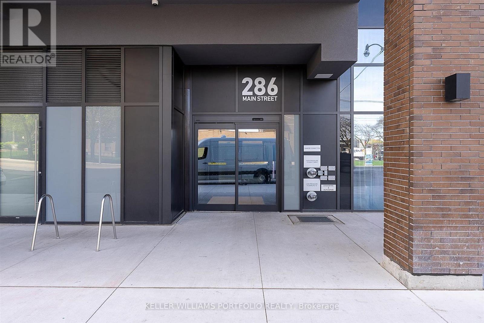 811 - 286 Main Street, Toronto, Ontario  M4C 0B3 - Photo 2 - E13801390