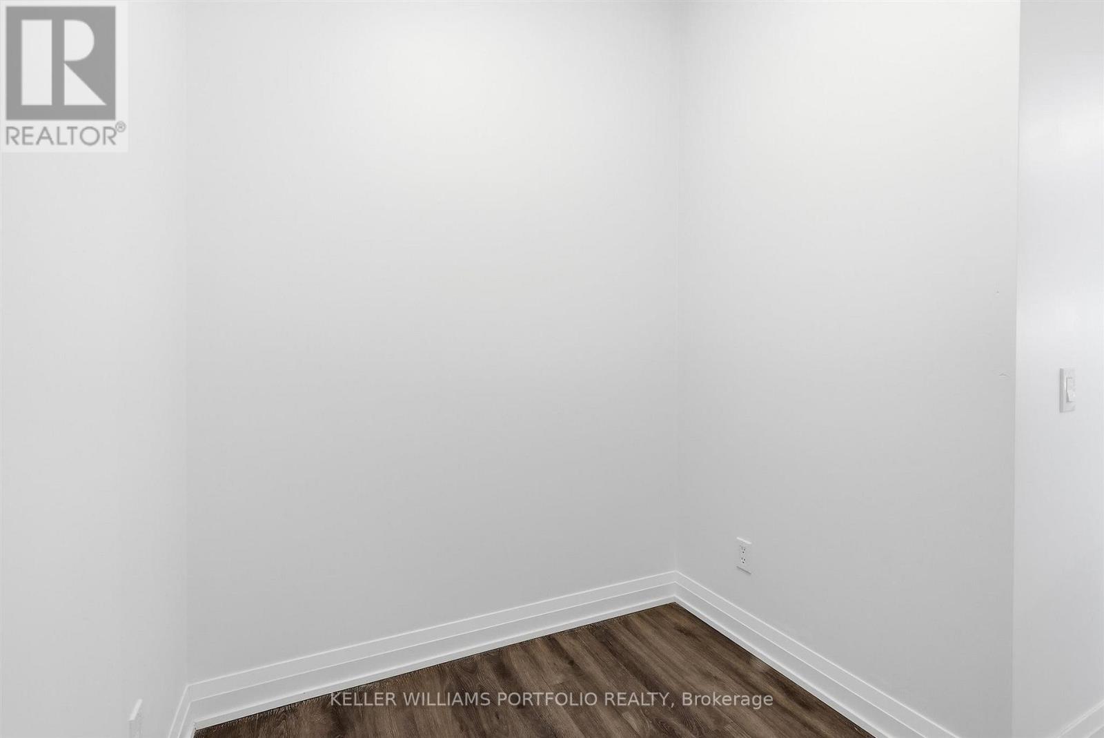 811 - 286 Main Street, Toronto, Ontario  M4C 0B3 - Photo 22 - E13801390