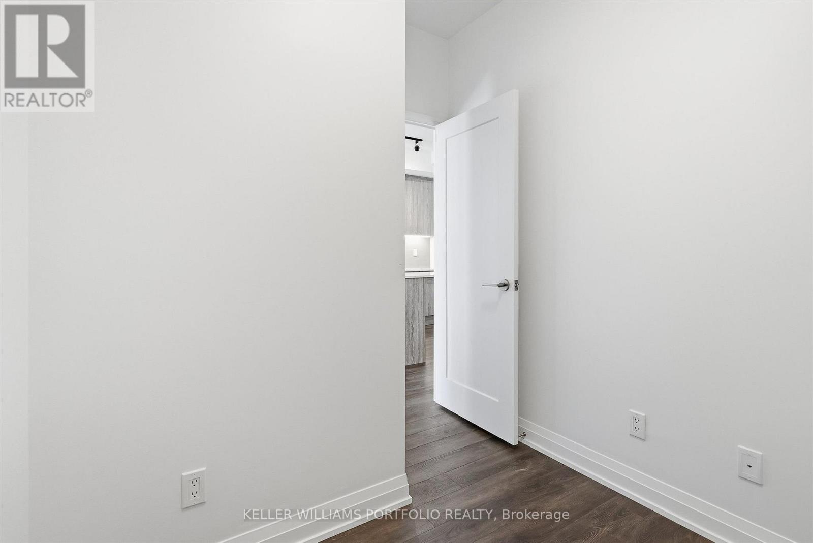 811 - 286 Main Street, Toronto, Ontario  M4C 0B3 - Photo 23 - E13801390