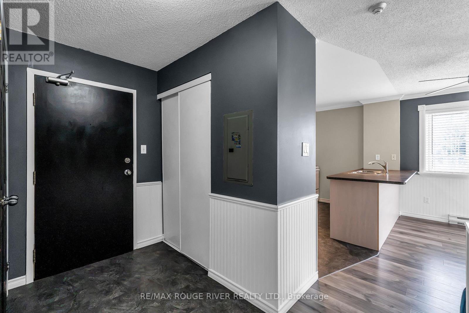 210 - 91 Aspen Springs Drive, Clarington, Ontario  L1C 5J9 - Photo 11 - E13801404