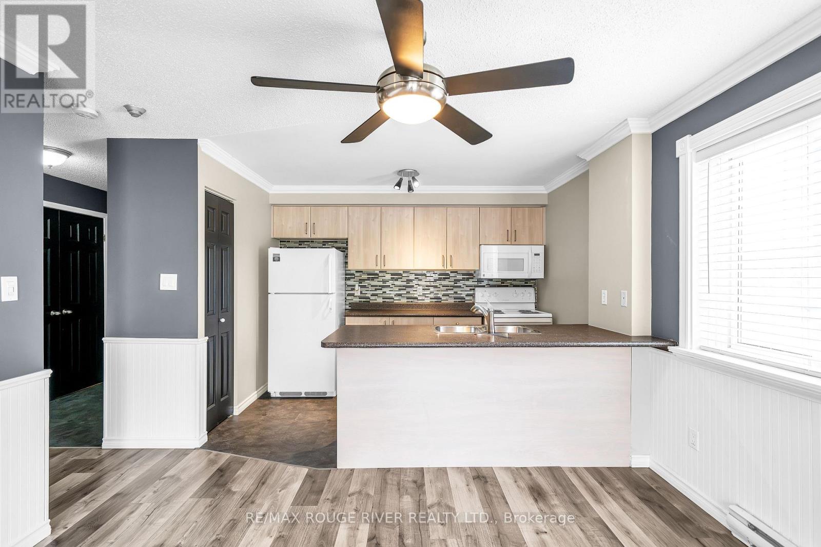 210 - 91 Aspen Springs Drive, Clarington, Ontario  L1C 5J9 - Photo 16 - E13801404