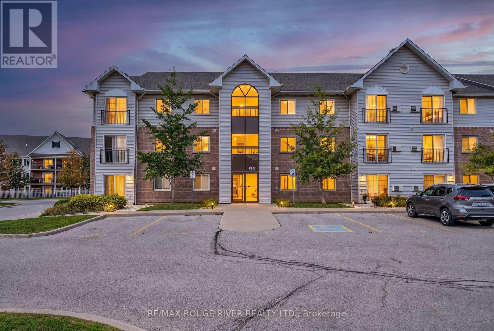 210 - 91 Aspen Springs Drive, Clarington, Ontario  L1C 5J9 - Photo 2 - E13801404