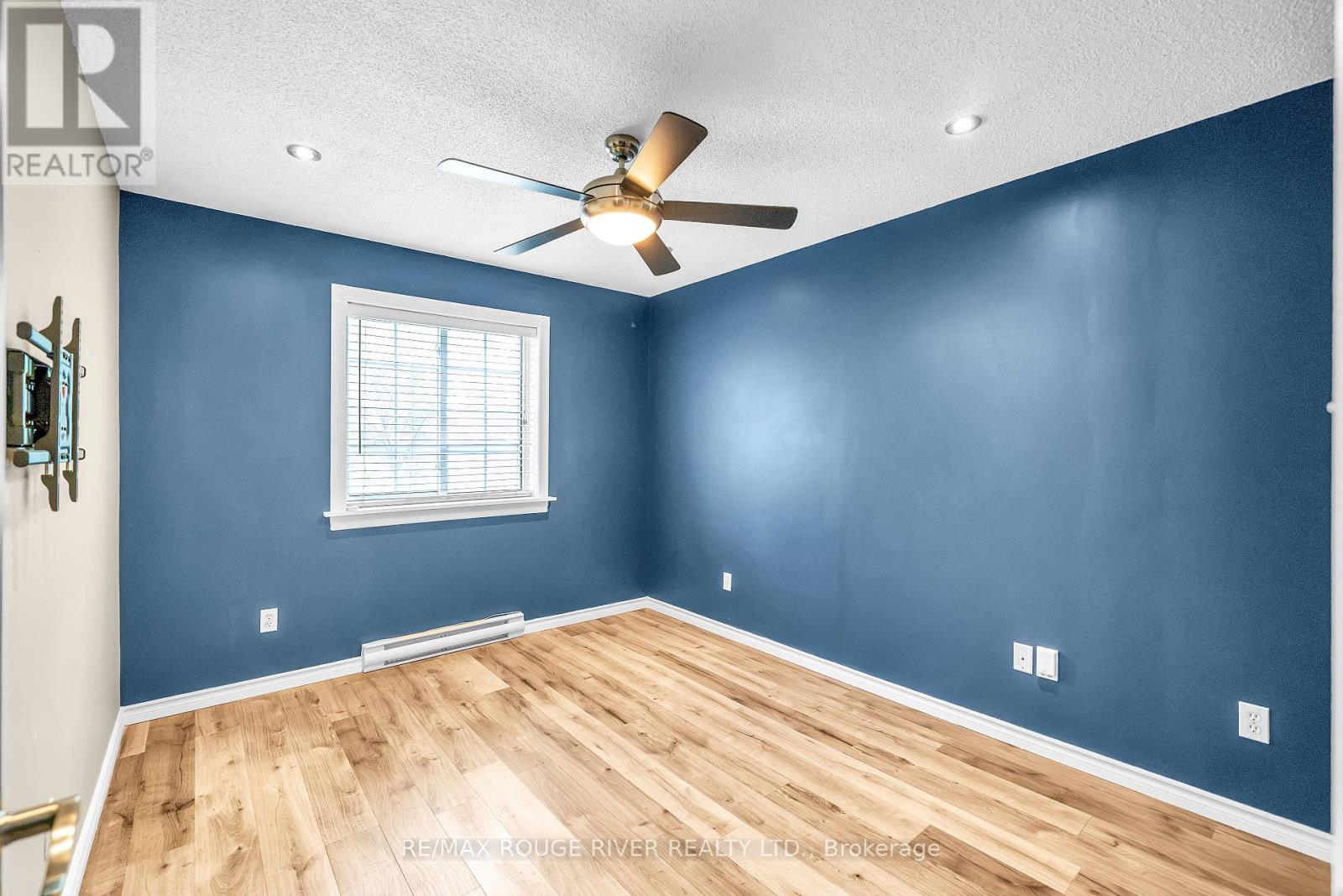 210 - 91 Aspen Springs Drive, Clarington, Ontario  L1C 5J9 - Photo 22 - E13801404