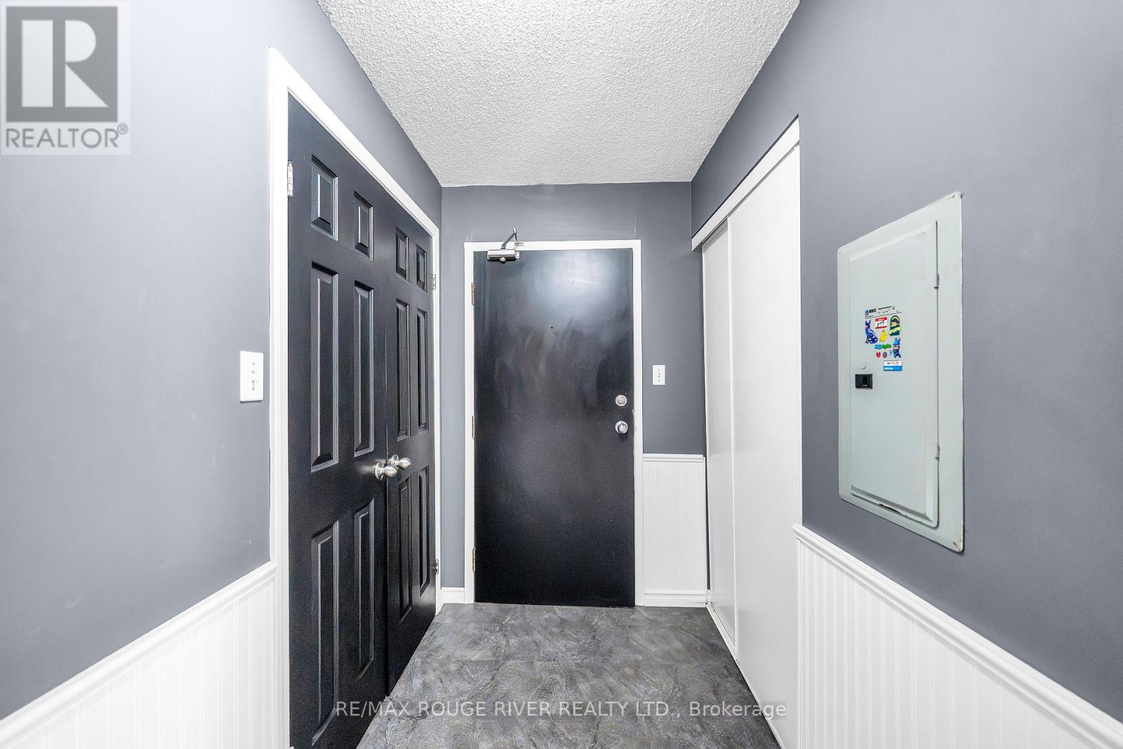 210 - 91 Aspen Springs Drive, Clarington, Ontario  L1C 5J9 - Photo 8 - E13801404