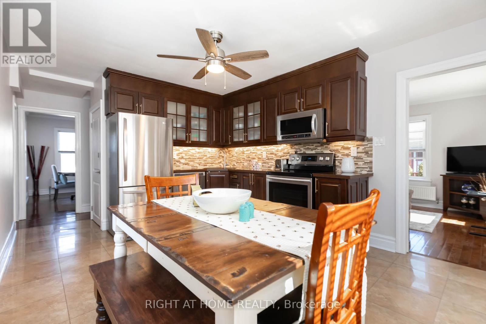 34 Kecala Road, Toronto, Ontario  M1P 1K6 - Photo 11 - E13801416