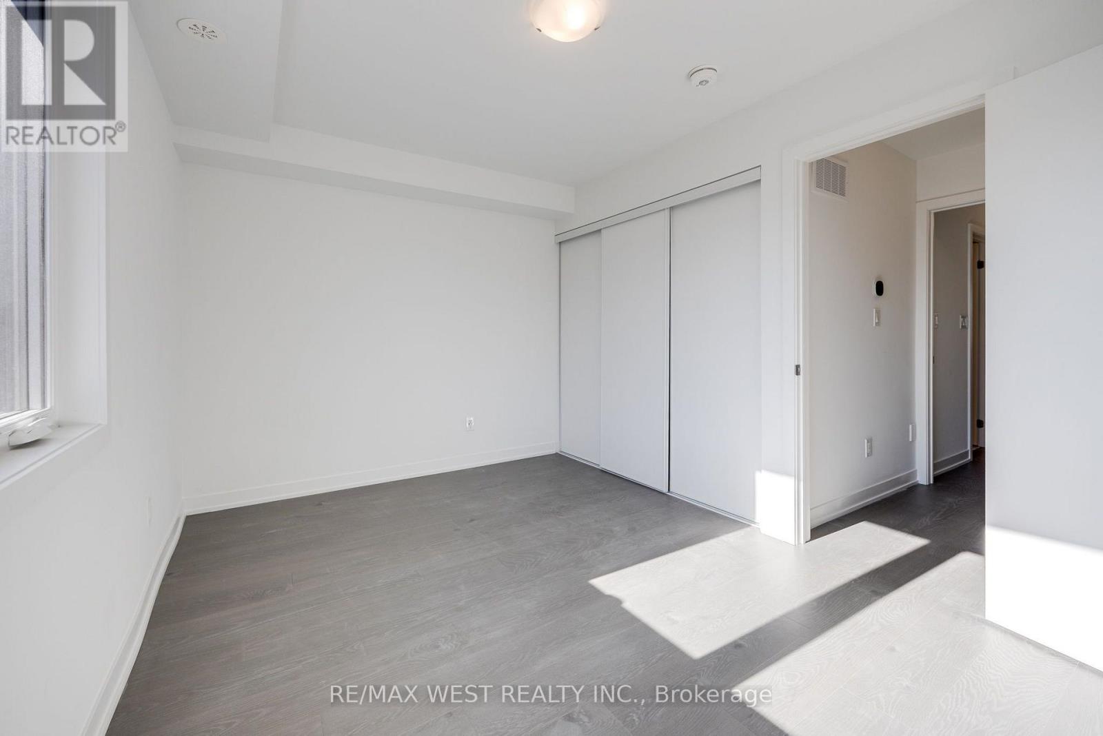 122 Green Gardens Boulevard, Toronto, Ontario  M6A 0E5 - Photo 19 - C13798352